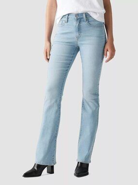 Levi's Women's Jeans 725 High-Rise Bootcut - Eternal Indigo Light Wash 28